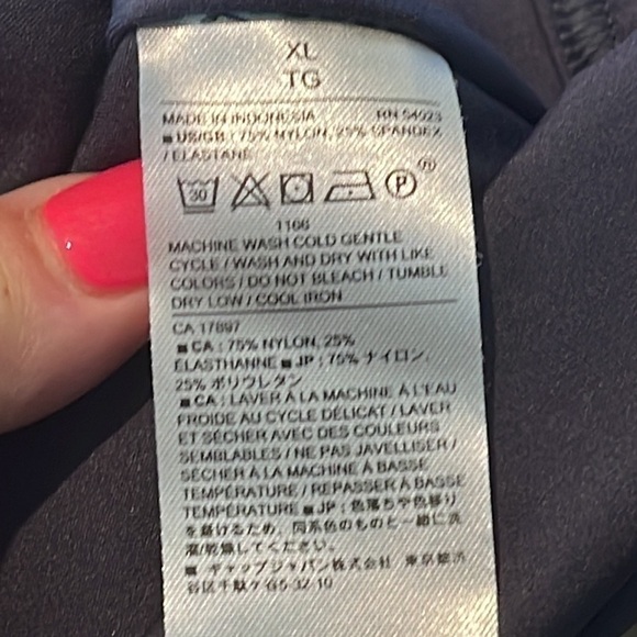 BANANA REPUBLIC MUSCLE CROP TANK CHARCOAL GRAY SIZE EXTRA LARGE - Picture 7 of 7